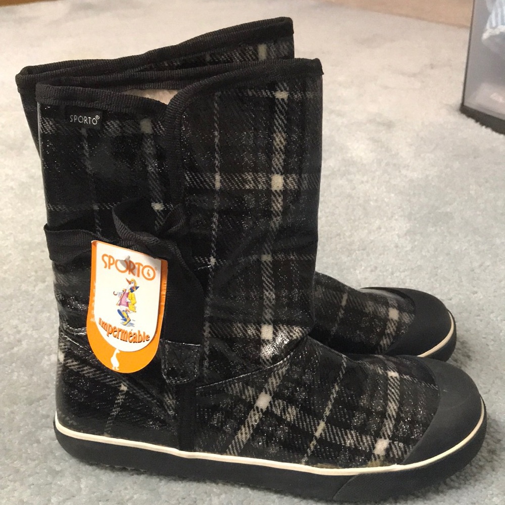 New with tags Sporto cute rain boots!